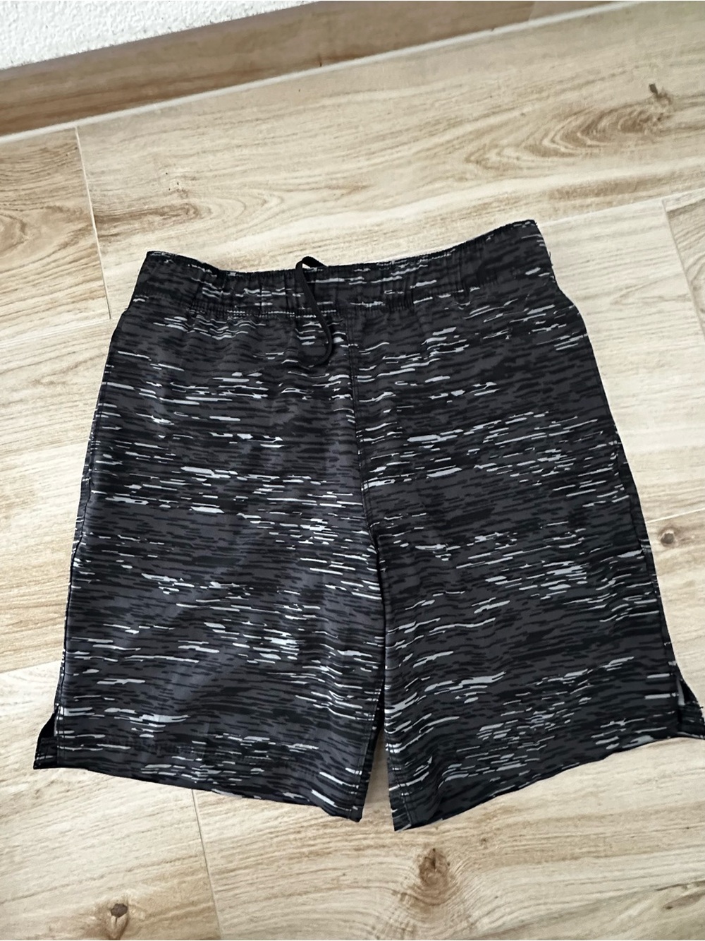 Speedo Men’s Swimshorts with comfort lining, size Small.